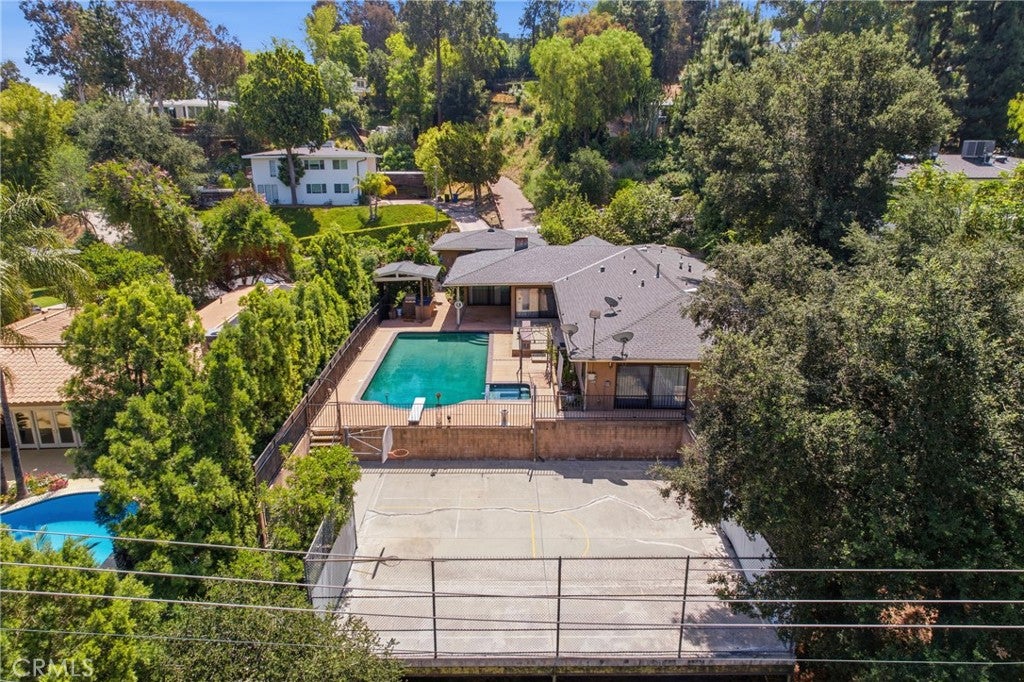 4908 Calvin Avenue
