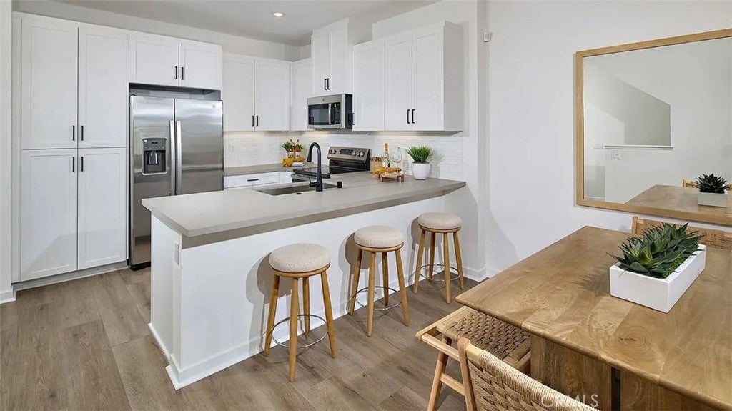 1310 W Oakcrest Paseo