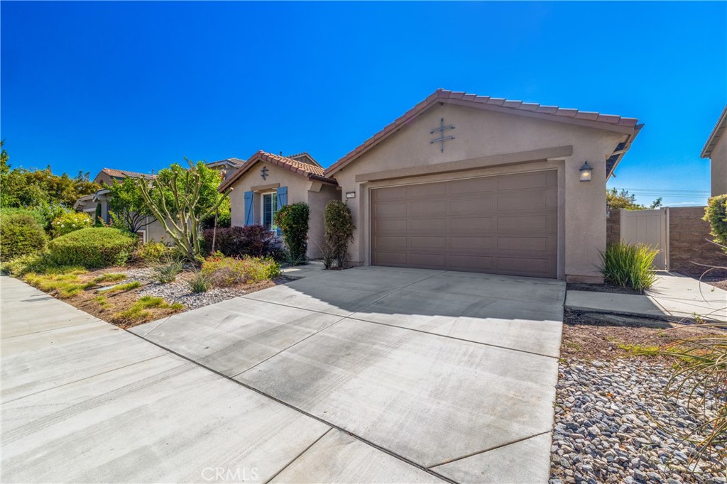 37568 River Oats Lane