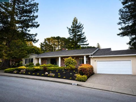 Photo of 12195 Blythen Way WAY, Oakland, CA 94619 (MLS # 41134186)