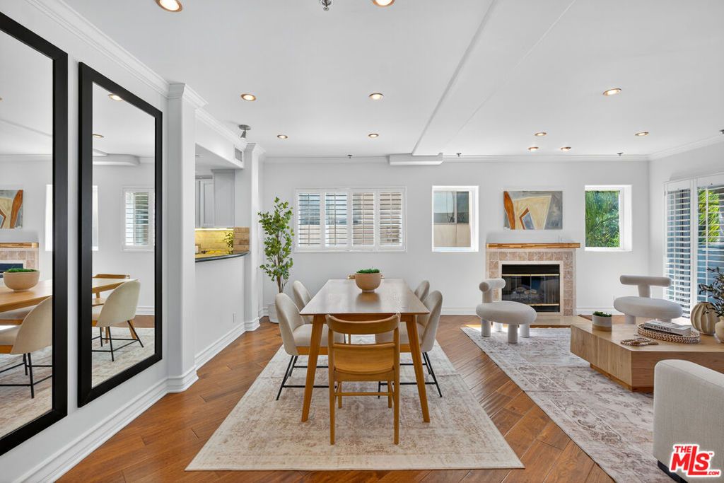 Photo of 2480 S Centinela Avenue #302, Los Angeles, CA 90064 (MLS # 25586001)