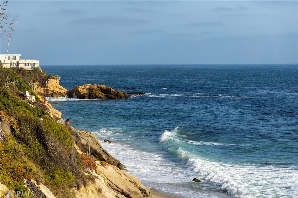 1585 S Coast 31