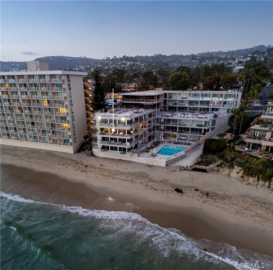 1585 S Coast 31