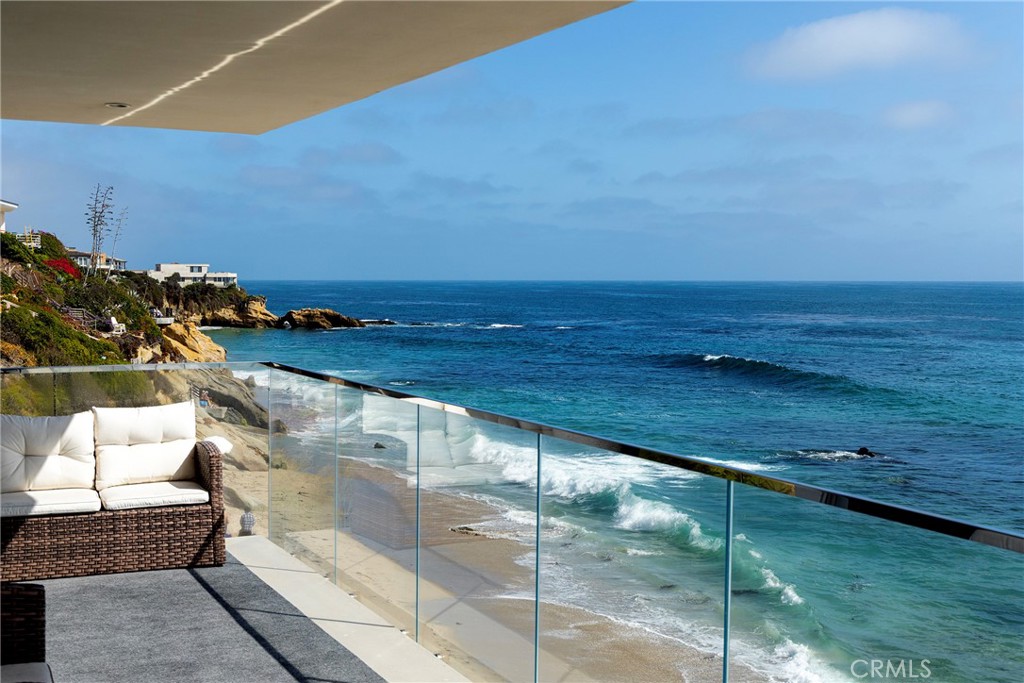 1585 S Coast 31