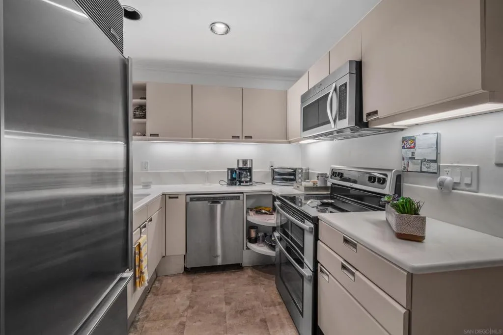 La Jolla, California 92037, United States, 2 Bedrooms Bedrooms, ,2 BathroomsBathrooms,Residential,Active,152887