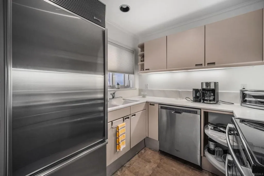 La Jolla, California 92037, United States, 2 Bedrooms Bedrooms, ,2 BathroomsBathrooms,Residential,Active,152887