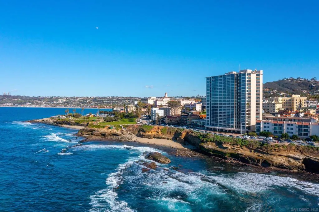 La Jolla, California 92037, United States, 2 Bedrooms Bedrooms, ,2 BathroomsBathrooms,Residential,Active,152887