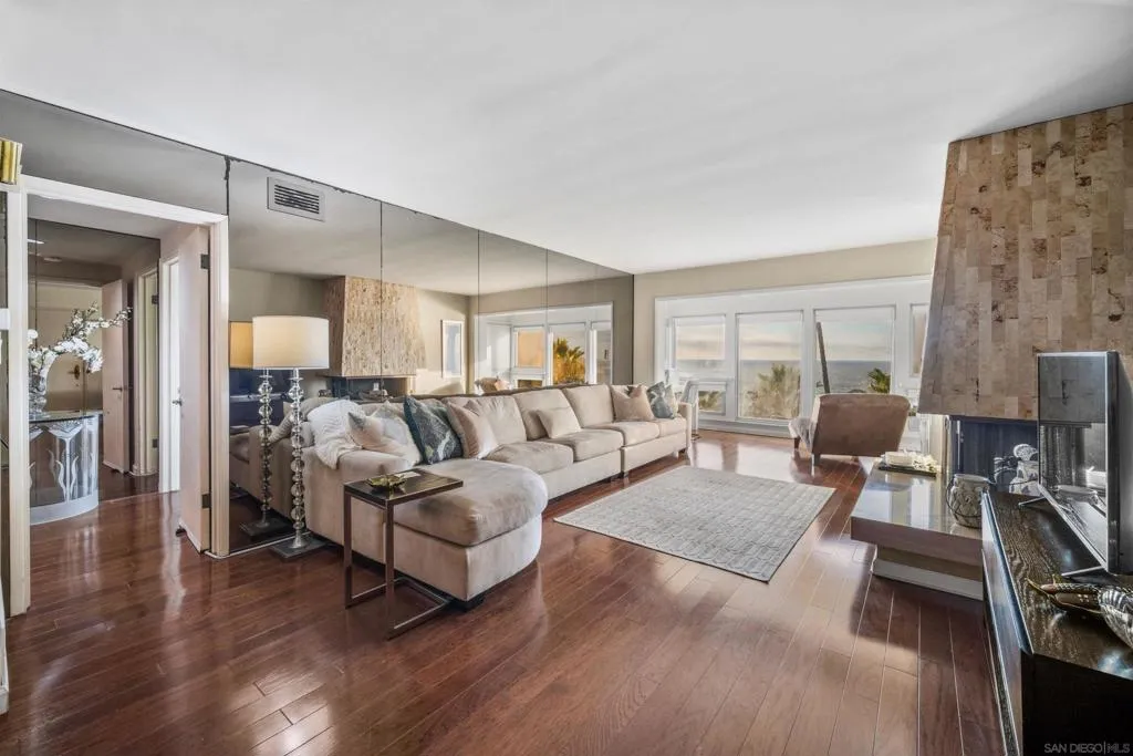 La Jolla, California 92037, United States, 2 Bedrooms Bedrooms, ,2 BathroomsBathrooms,Residential,Active,152887