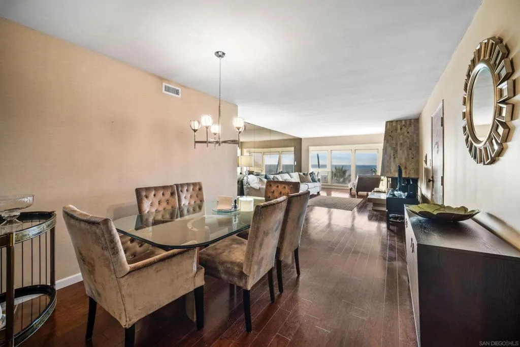 La Jolla, California 92037, United States, 2 Bedrooms Bedrooms, ,2 BathroomsBathrooms,Residential,Active,152887