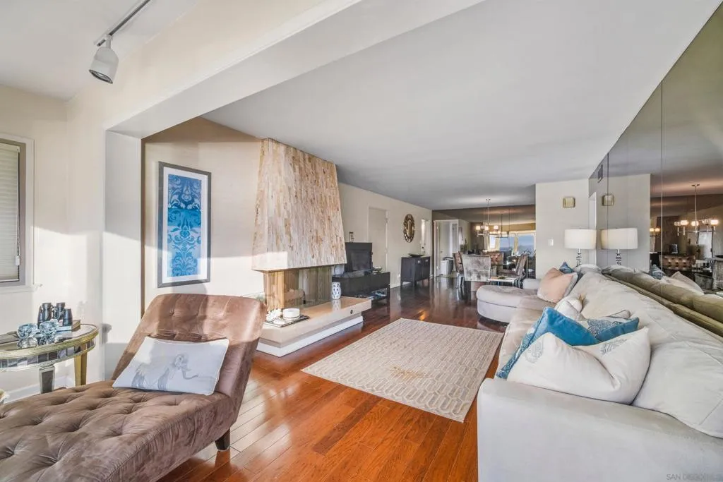 La Jolla, California 92037, United States, 2 Bedrooms Bedrooms, ,2 BathroomsBathrooms,Residential,Active,152887