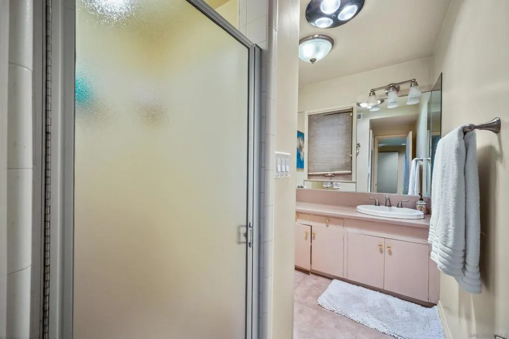 La Jolla, California 92037, United States, 2 Bedrooms Bedrooms, ,2 BathroomsBathrooms,Residential,Active,152887