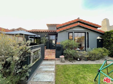 Photo of 3159 Hutchison Avenue, Los Angeles, CA 90034 (MLS # 26660169)