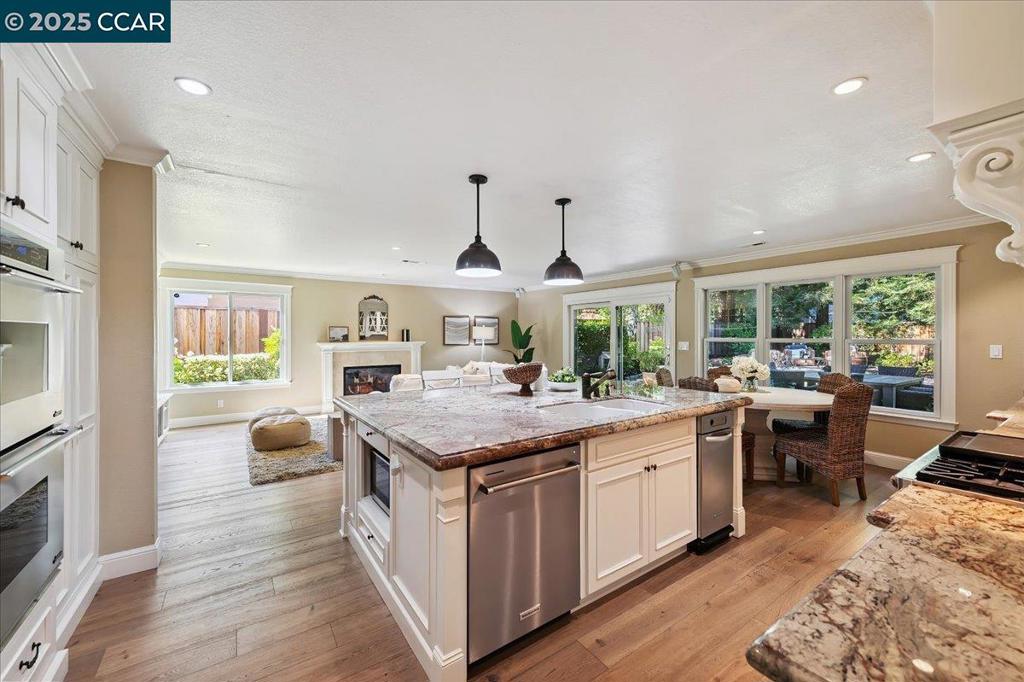 Properties 3 433 Stoneybrook Ct