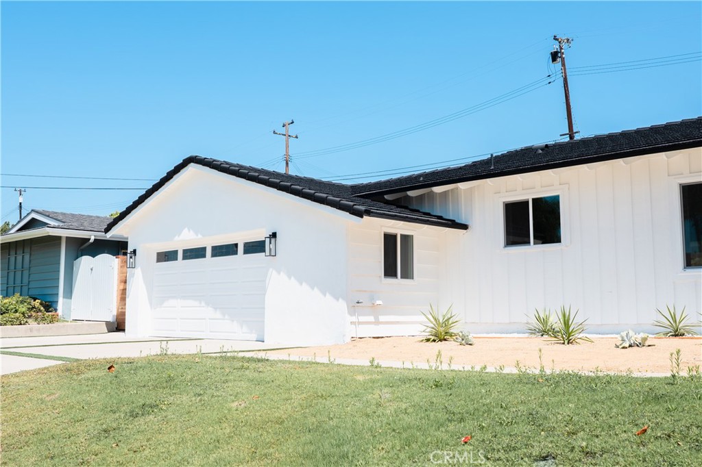 1027 Harmony Lane