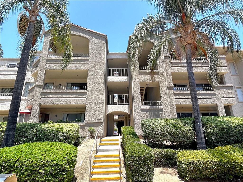 1020 VISTA DEL CERRO DR #206 92879 (1 BED / 1 BATH)
Description
Discover comfort and convenience in this spacious 1-bedroom, 1-bath condo offering 859 sq ft of beautifully maintained living space in the heart of Corona. This charming home features wood floors throughout, central air and heat for year-round comfort, and a generous walk-in closet in the bedroom. The open floor plan is perfect for both relaxing and entertaining, while in-unit laundry hookups provide added convenience. Enjoy the ease of an included 1-car garage plus an assigned parking space. Water and trash services are also included, making for hassle-free living. Located within a well-kept community featuring lush green belts, a sparkling swimming pool, spa, and BBQ area, this property is ideal for enjoying Southern California's lifestyle. Just minutes from local shopping, dining, and entertainment options, this home combines comfort, amenities, and a prime location.
SCHOOL DISTRICT: Corona Norco
UTILITIES: Water & Trash included. Tenant pays all other utilities
PET POLICY: Small pets may be allowed. Submit photos w/applications