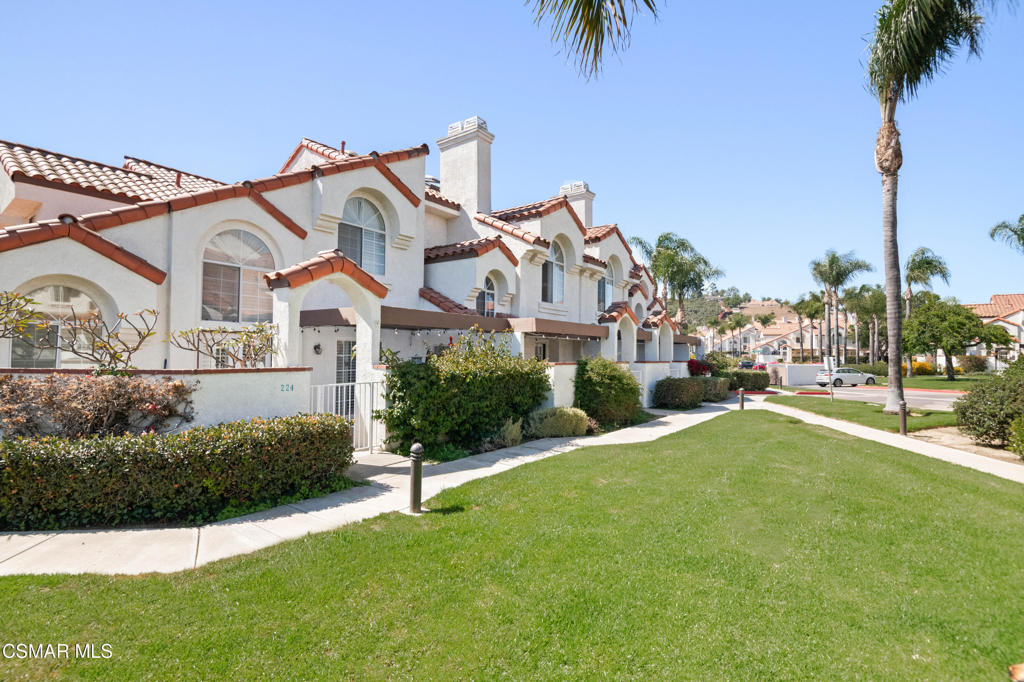 220 Camino Cortina