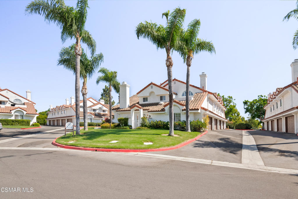 220 Camino Cortina