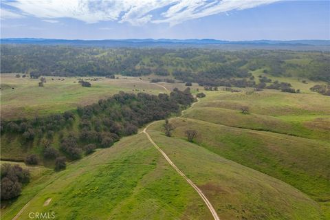 Photo of 1 Dry Canyon Road, Paso Robles, CA 93446 (MLS # NS26023815)