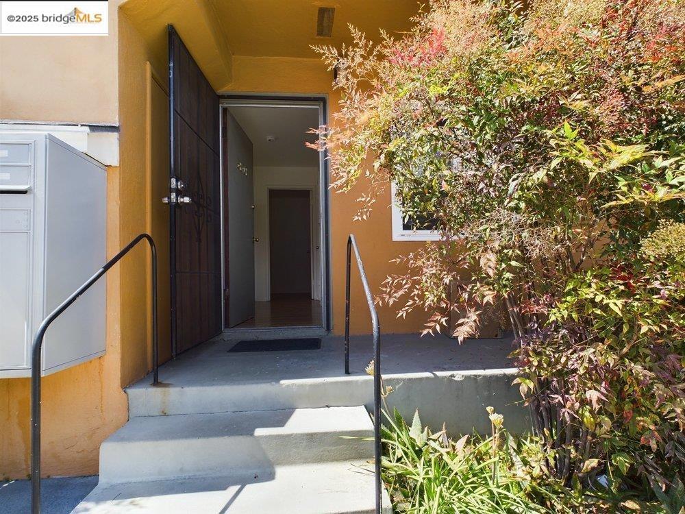 OAKLAND - Residential Lease