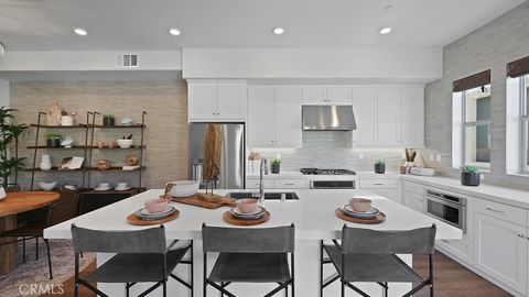 935 Walnut Terrace Montebello CA 90640