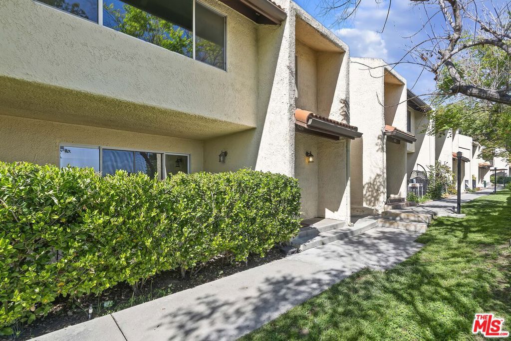 Properties 2 9430 Via Patricia