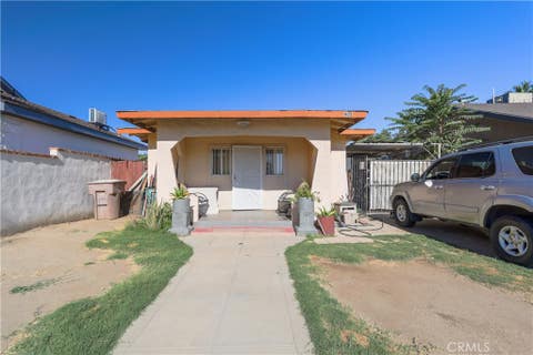Photo of 905 Q Street, Bakersfield, CA 93304 (MLS # SR26146328)