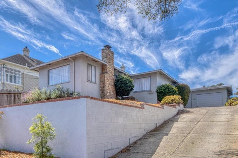 Photo of 685 Pine Street, Monterey, CA 93940 (MLS # ML82062927)