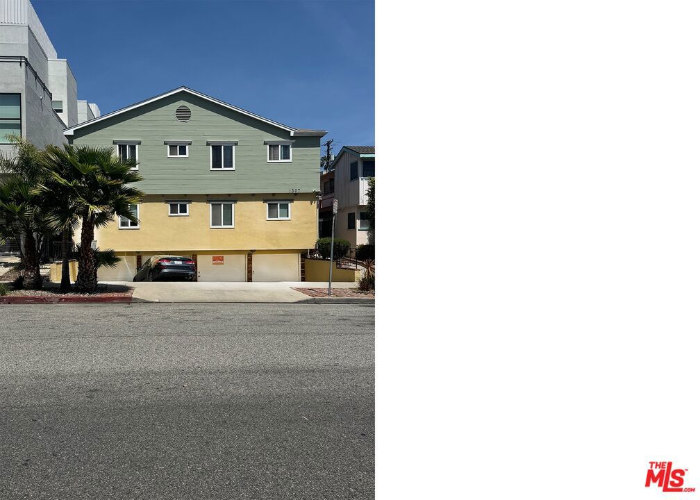 11-Unit Apartment for sale in desirable Santa Monica neighborhood! North of Santa Monica Blvd., across the street from the Santa Monica UCLA Hospital and related medical buildngs. Strong unit mix with market rents reported by owner. Pride of Ownership shows