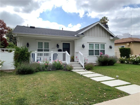 Photo of 4470 Stansbury Avenue, Sherman Oaks, CA 91423 (MLS # PW26122333)