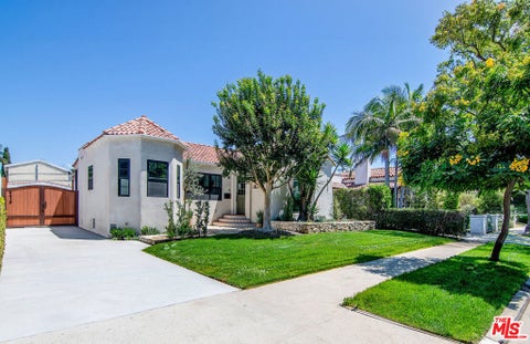 Photo of 6417 Lindenhurst Avenue, Los Angeles, CA 90048 (MLS # 26863477)