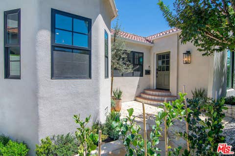 Photo of 6417 Lindenhurst Avenue, Los Angeles, CA 90048 (MLS # 26863477)