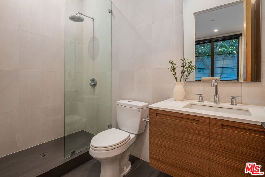 listing image 130724605482427184302