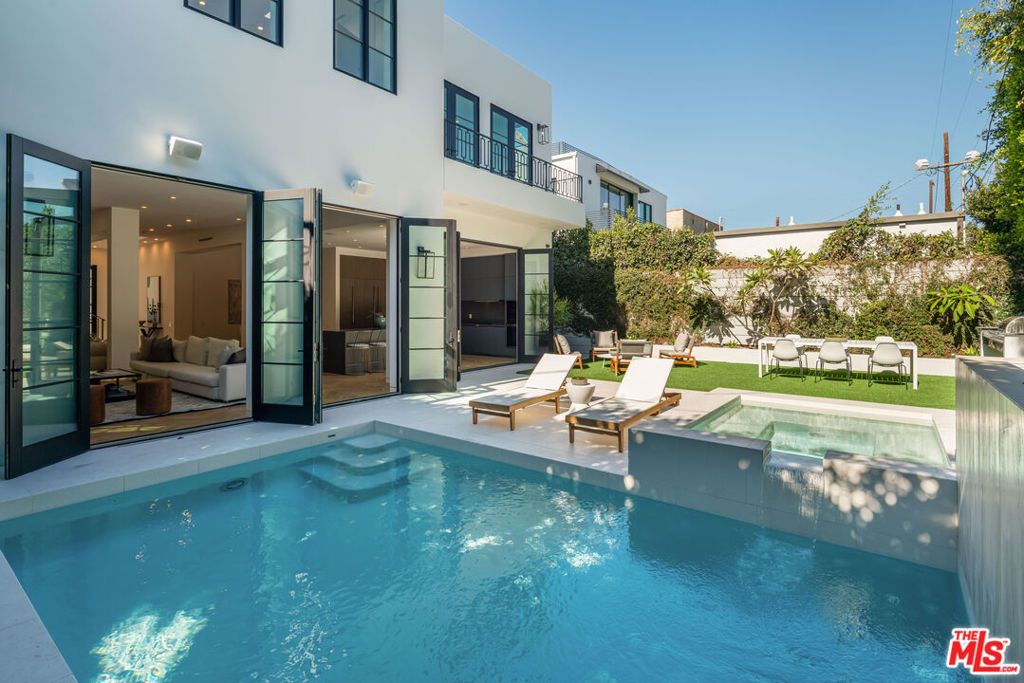 listing image 130721247981408269228