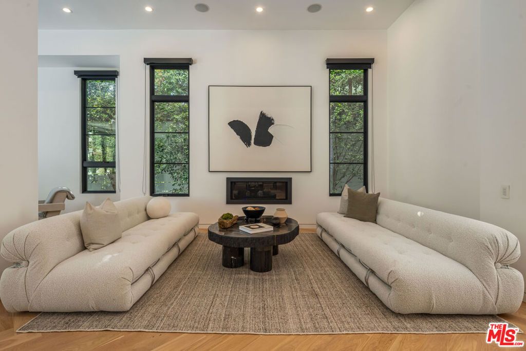 listing image 130723989967780483507