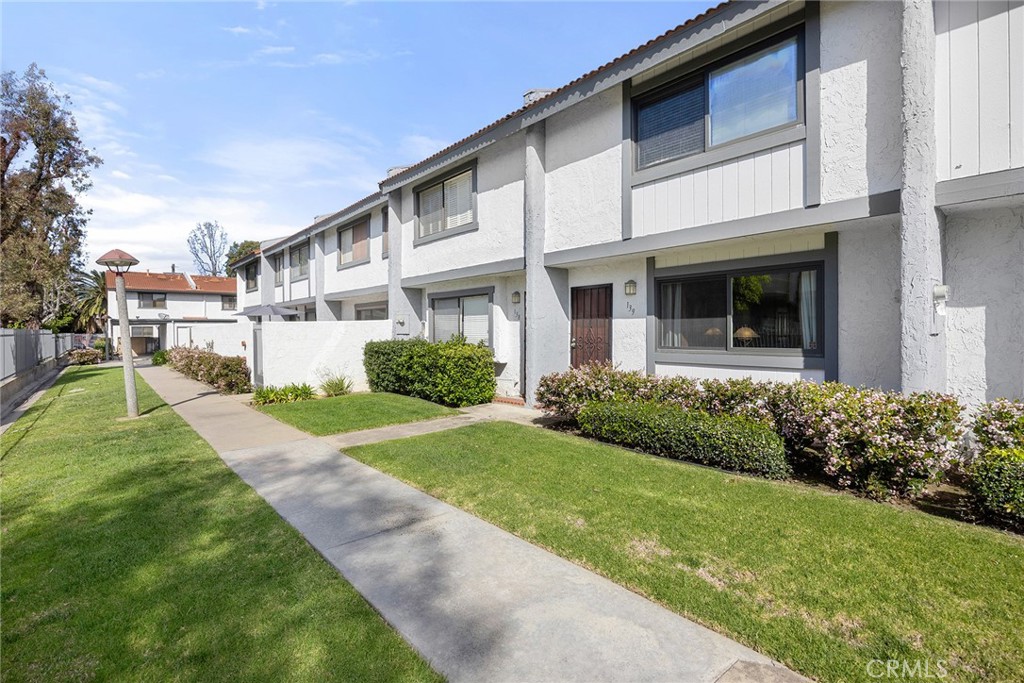 1910 W Palmyra Avenue 139