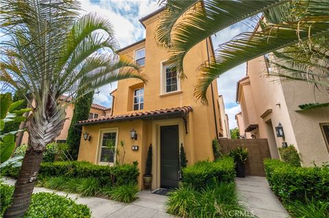 Photo of 81 Strawberry Grv, Irvine, CA 92620 (MLS # PW25231992)