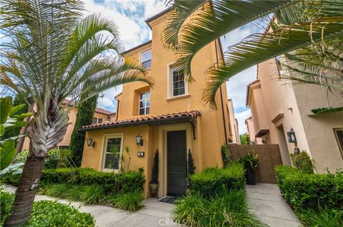 Photo of 81 Strawberry Grv, Irvine, CA 92620 (MLS # PW25231992)