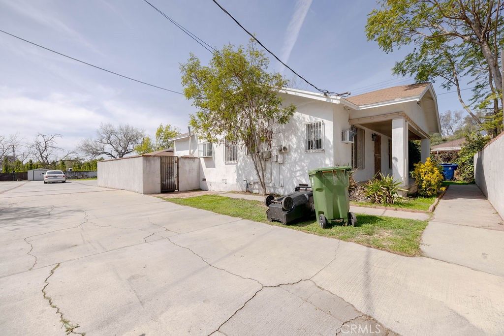Photo of 11779 Dronfield Avenue, Pacoima, CA 91331 (MLS # SR25153474)