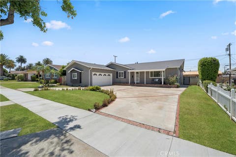 Photo of 402 E Hoover Avenue, Orange, CA 92867 (MLS # PW26128568)