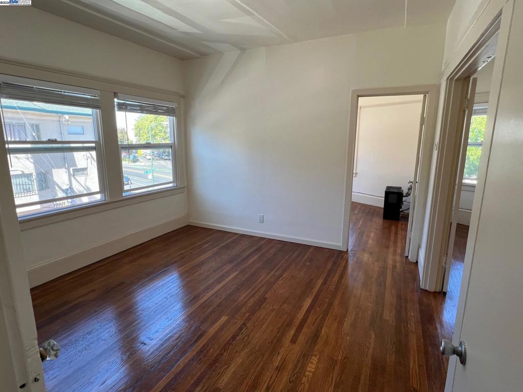 Welcome to Park Blvd, where charm meets convenience in the heart of Oakland! This beautifully upgraded large one-bedroom apartment features a bonus room perfect for a home office, creative studio, or guest space. Gleaming hardwood floors throughout. Modern upgrades with timeless appeal. Bright, open layout with generous natural light. Bonus room adds flexibility to your lifestyle. Prime Location just minutes from scenic Lake Merritt. Easy access to major thoroughfares for smooth commuting. Close to local shops, cafes, and restaurants. Whether you're starting fresh or settling into a vibrant neighborhood, this gem offers the perfect blend of comfort and city living. Come see why this should be your next home!