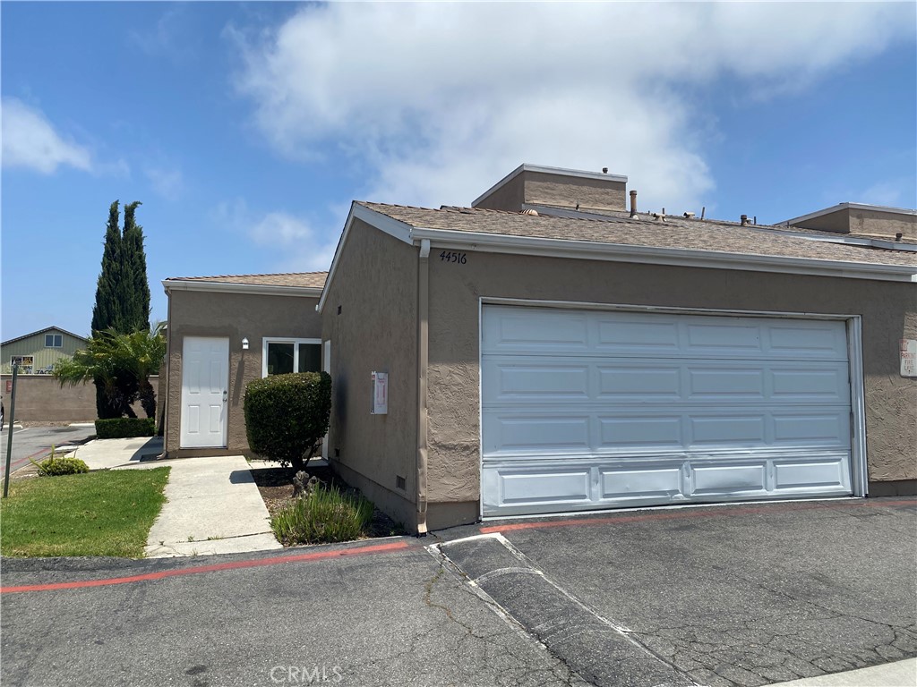 44516 La Paz Road