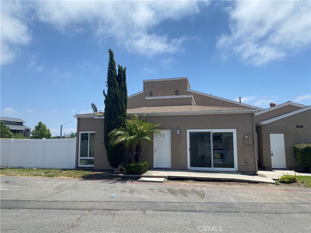 44516 La Paz Road