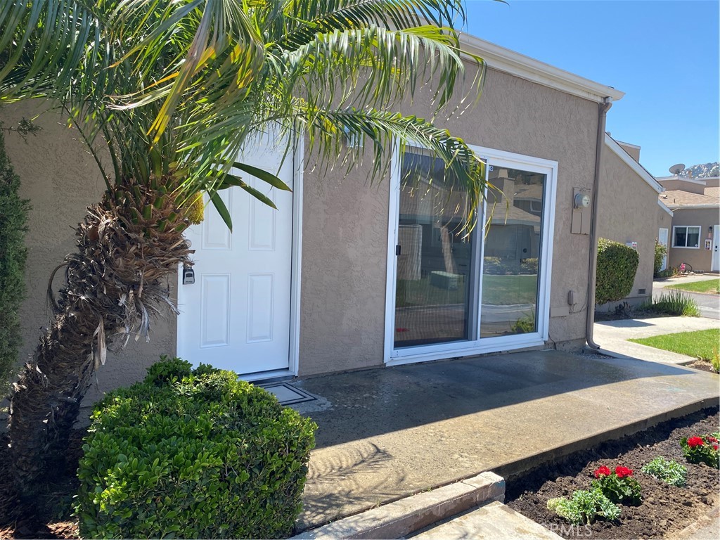 44516 La Paz Road