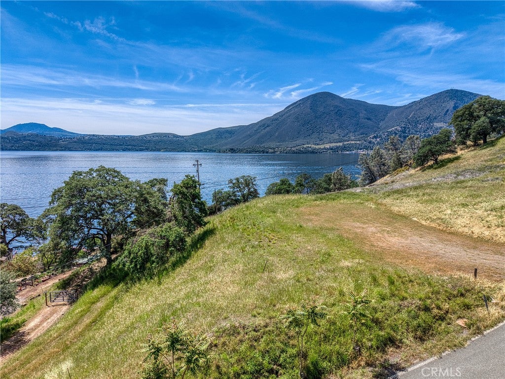 10670 Lakeshore Drive