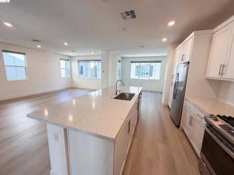 Tiny photo for 9034 Rudder Way Way, Newark, CA 94560 (MLS # 41137318)