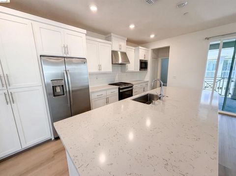 Tiny photo for 9034 Rudder Way Way, Newark, CA 94560 (MLS # 41137318)