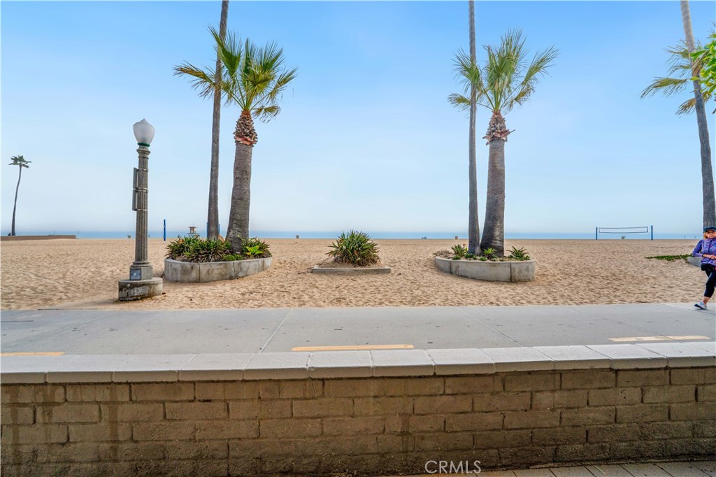 1510 W Oceanfront