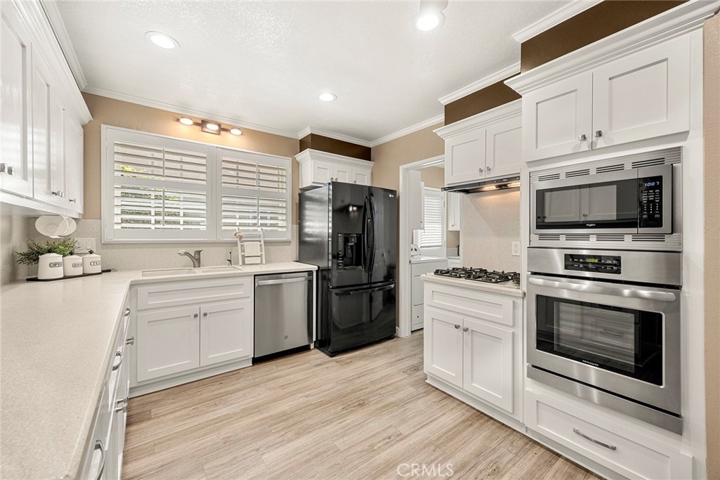 415 W Acacia