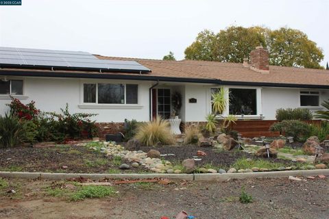Photo of 330 W Cypress Rd, Oakley, CA 94561 (MLS # 41118862)