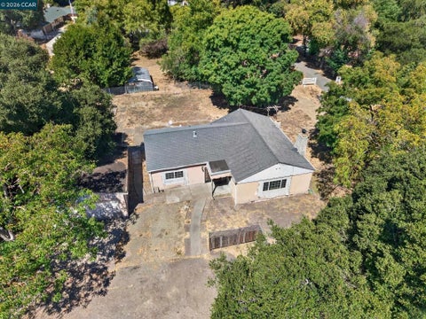 Photo of 31 Laurel Ln. LN, Richmond, CA 94803 (MLS # 41149486)